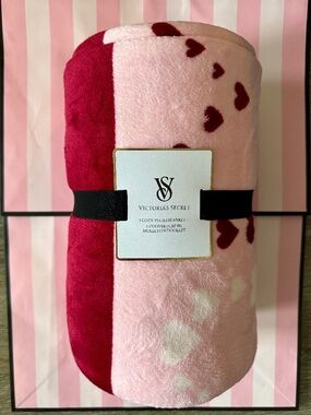 VICTORIA'S SECRET COZY PLUSH SHERPA FLEECE BLANKET HEARTS THROW 50"x60" NWT